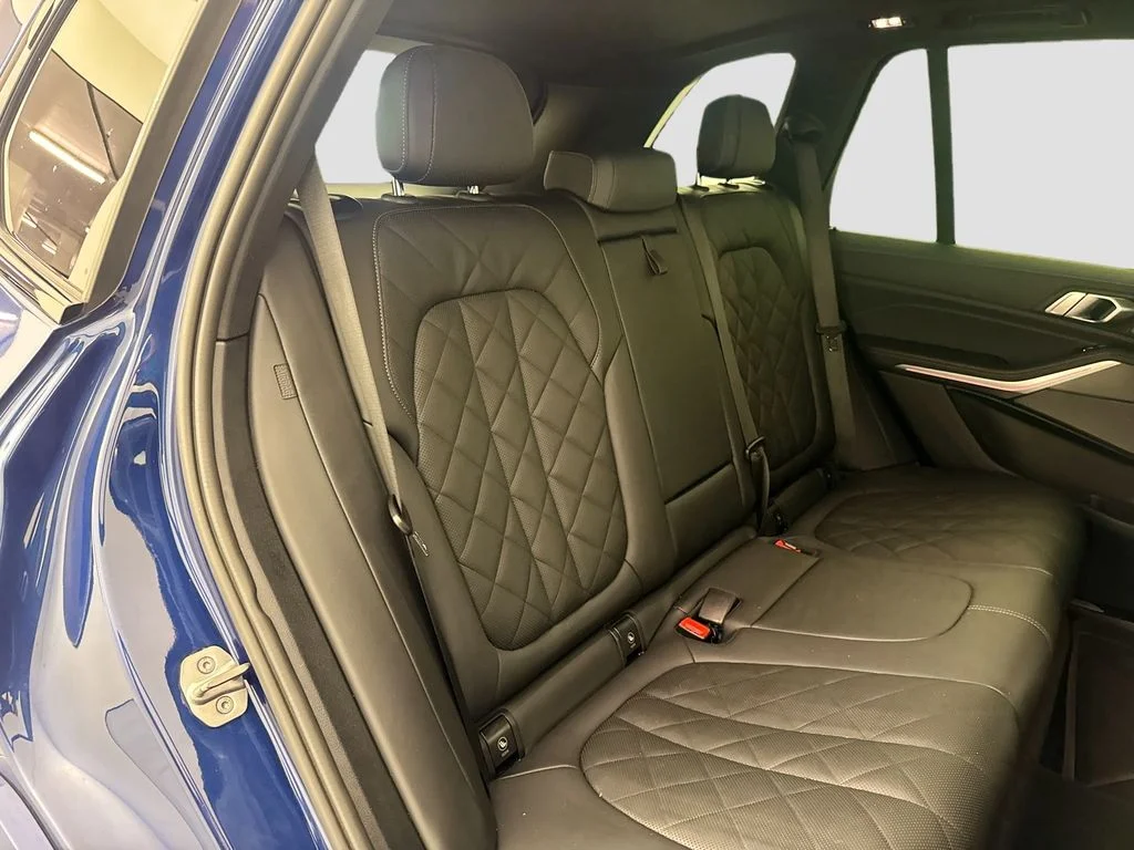 Used 2023 Blue BMW sDrive40i image 29