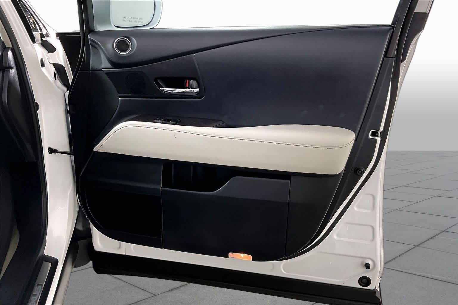 Used 2015 Starfire Pearl Lexus  image 21