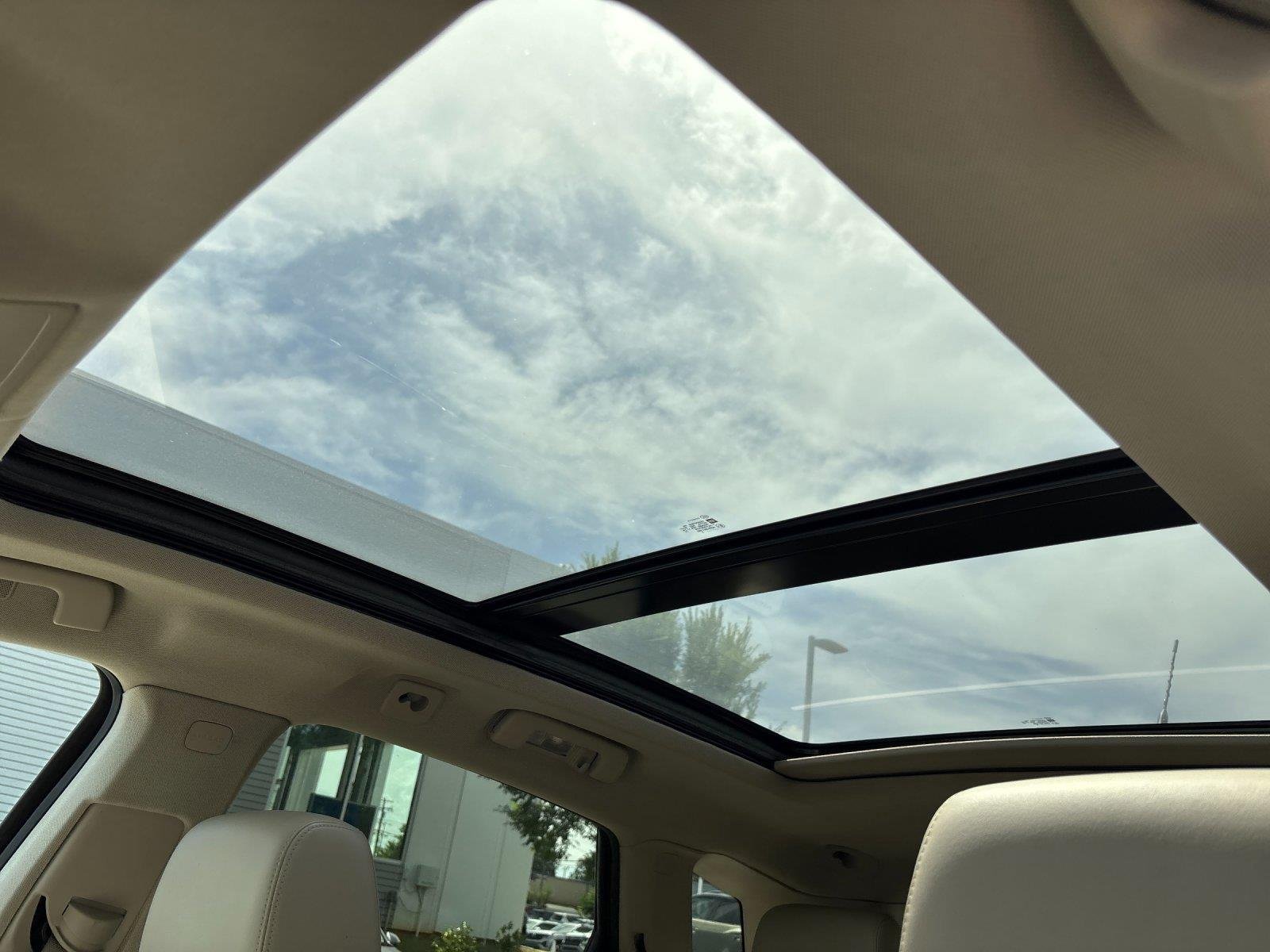 Used 2013 Platinum Ice Tricoat Cadillac Performance Collection image 30