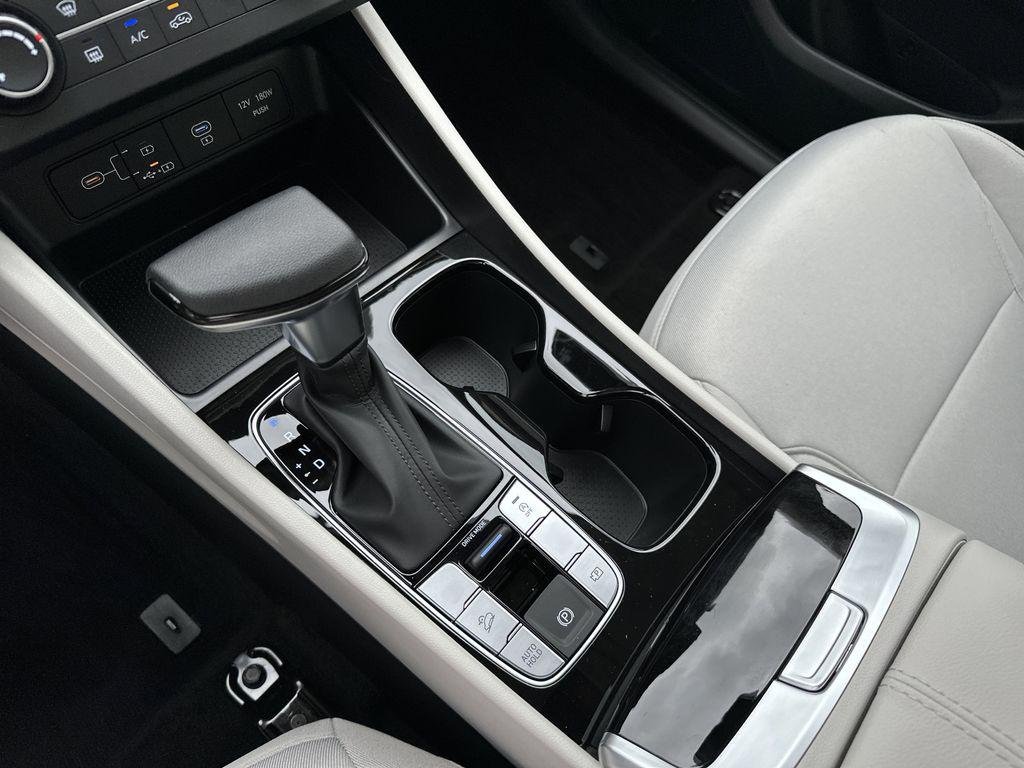 New 2026 White Pearl Hyundai SE FWD image 19