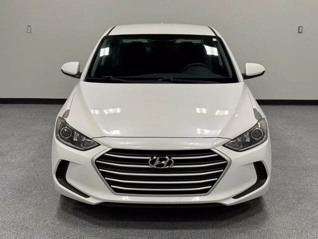 Used 2018 White Hyundai SEL image 4