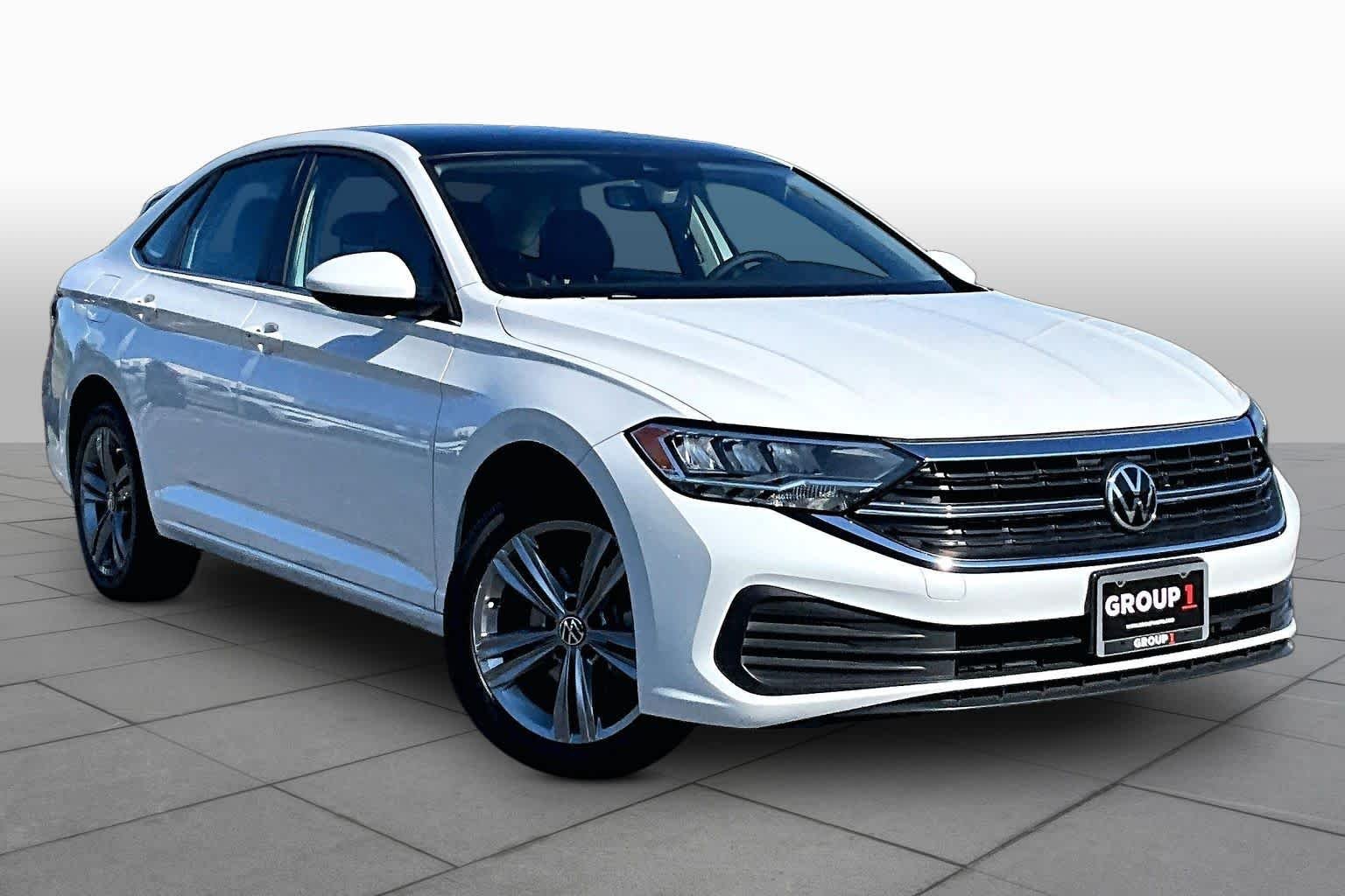 Pre-Owned 2023 Volkswagen Jetta SE