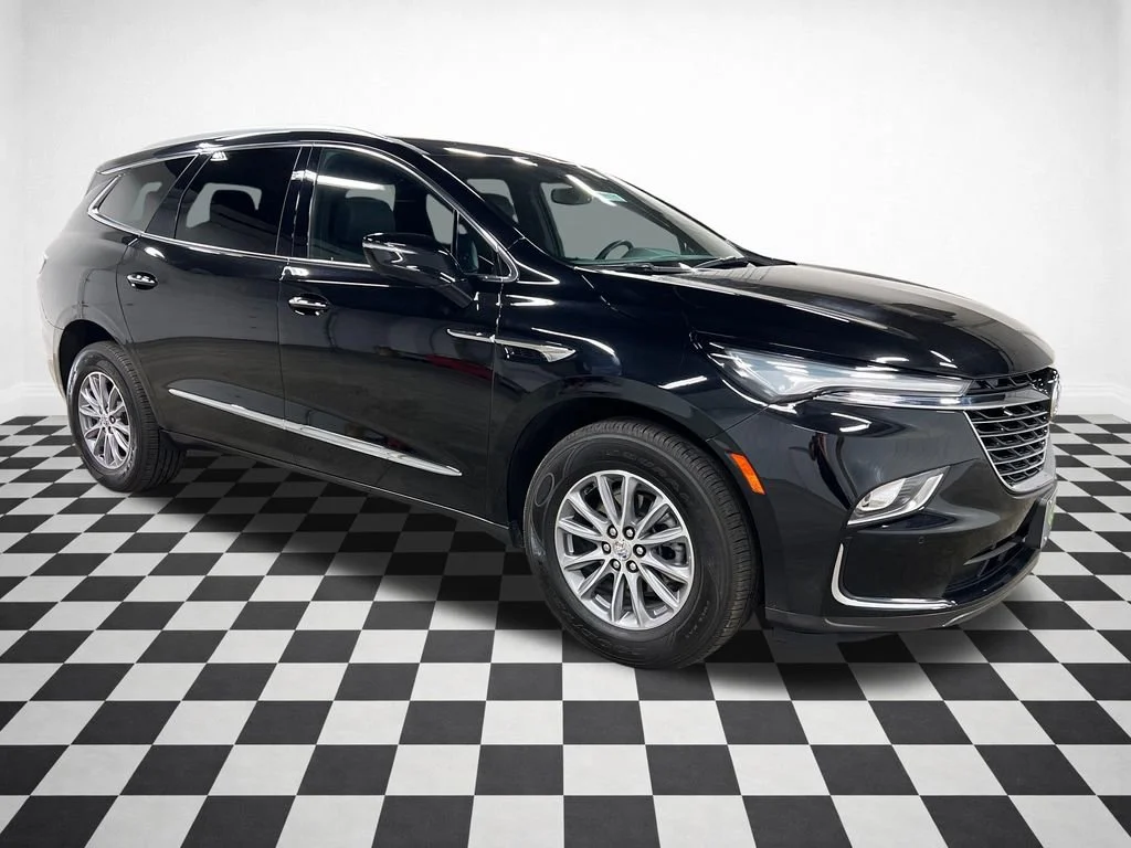 2024 Buick Enclave Essence AWD's photo