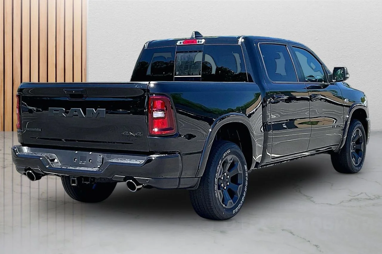 New 2026 Diamond Black Crystal Pearl-Coat Exterior Paint RAM Big Horn/Lone Star image 8
