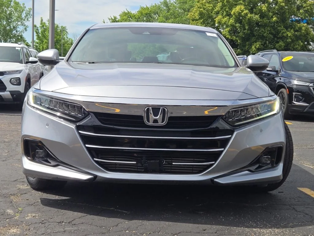 Used 2022 Silver Honda EX-L image 4
