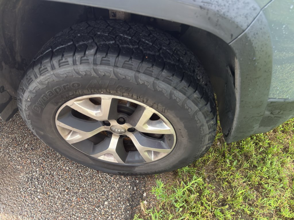Used 2014 Anvil Clear Coat Jeep Trailhawk image 5