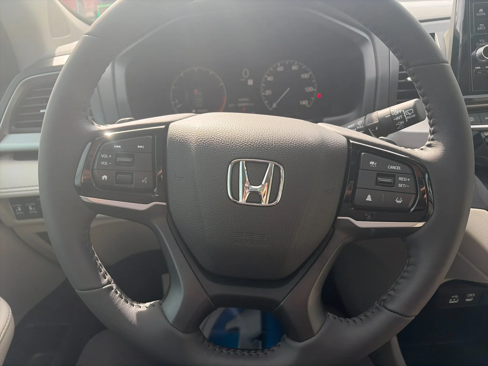 New 2026 Platinum White Pearl Honda EX-L image 28