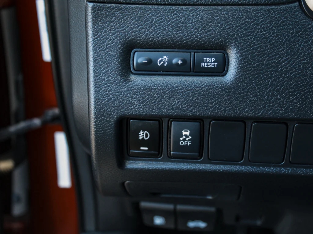 Used 2019 Red Nissan S image 10