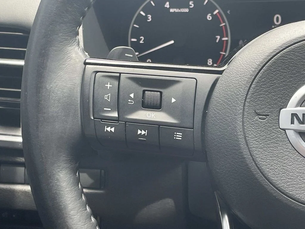 Used 2021 Gray Nissan SV image 24