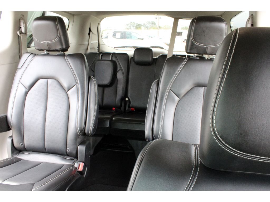 Used 2024 Bright White Clearcoat Chrysler Touring L image 15
