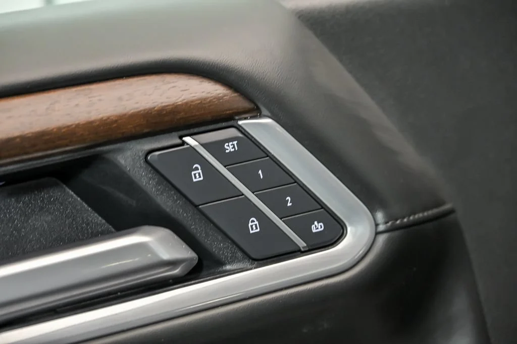 Used 2025 Sterling Metallic GMC Denali Ultimate image 10