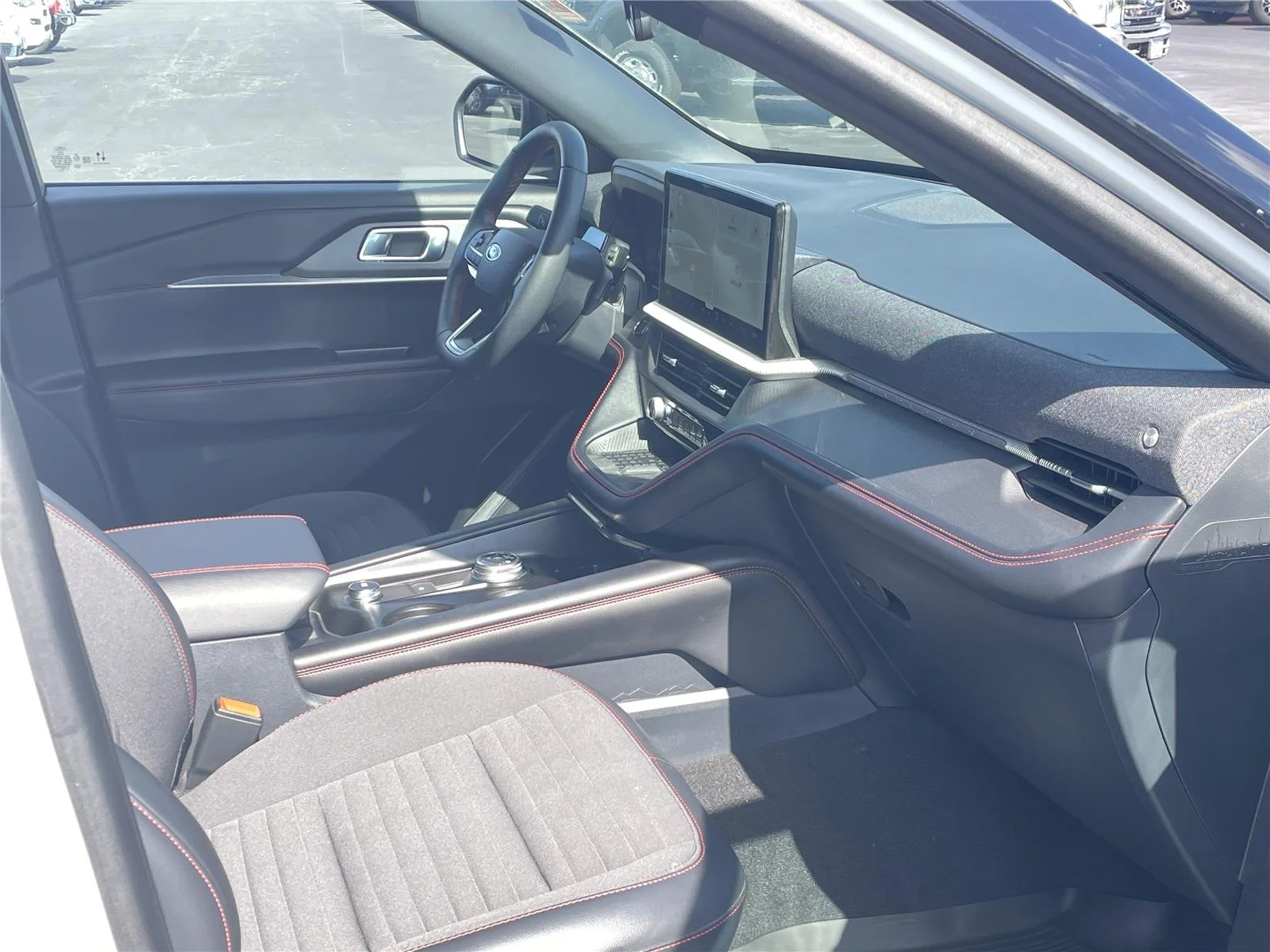 Used 2025 Star White Metallic Tri-Coat Ford ST-Line image 26