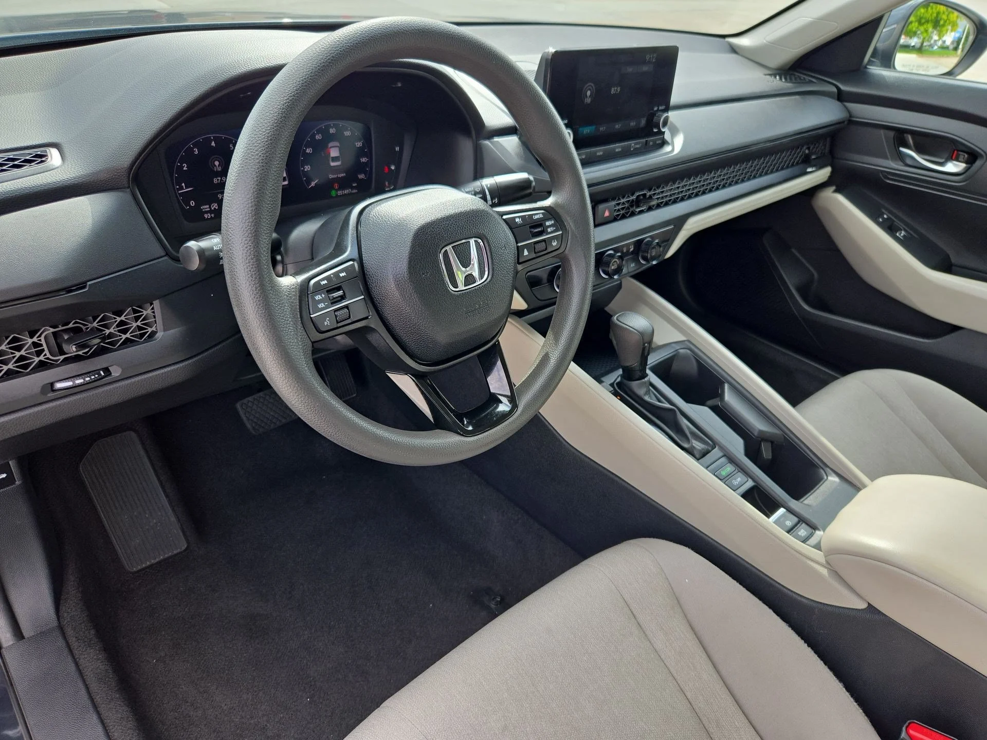 Certified Used 2024 Gray Honda LX image 10