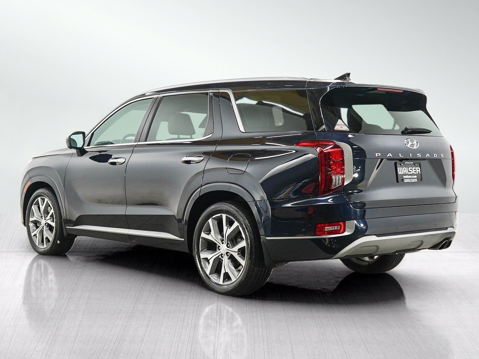 Certified Used 2022 Moonlight Cloud Hyundai Limited AWD image 4