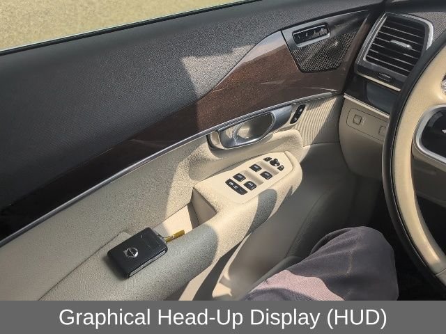Used 2019 White Volvo T6 Momentum image 10