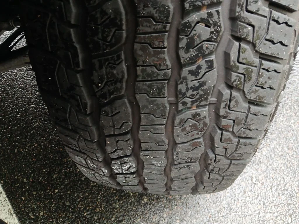 Used 2023 Green Chevrolet Z71 image 35
