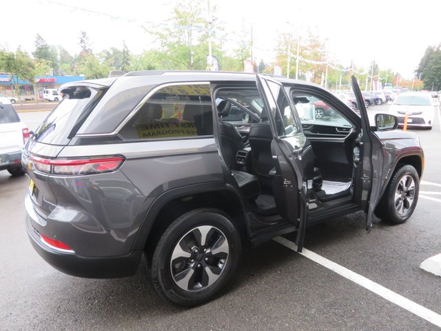 Used 2023 Baltic Gray Metallic Clearcoat Jeep  image 9