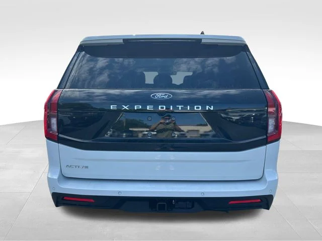 New 2026 Oxford White Ford Active image 4