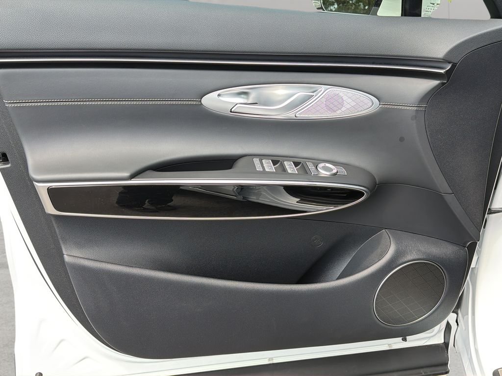 2026 GENESIS GV70 Standard - Photo 11