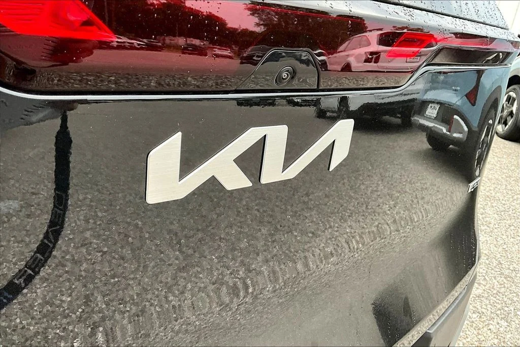 New 2027 Aurora Black Pearl Kia LX image 9