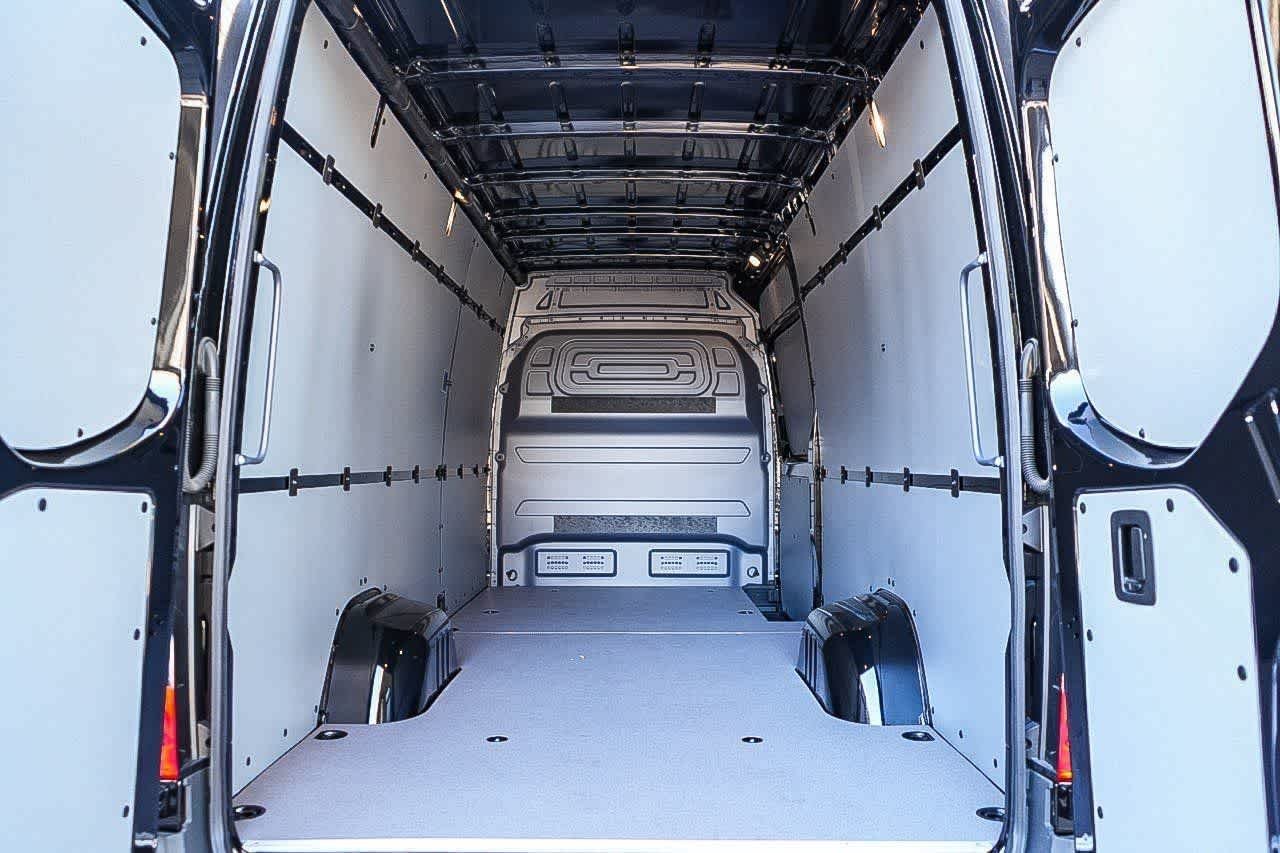 New 2024 Jet Black Mercedes-Benz Cargo 170WB High Roof Super Single RWD 2.0L I4 Die image 22