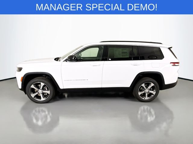New 2026 Bright White Clear-Coat Exterior Paint Jeep Limited image 4
