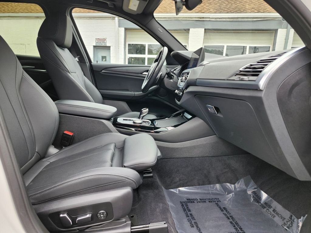 Used 2024 White BMW xDrive30i image 12