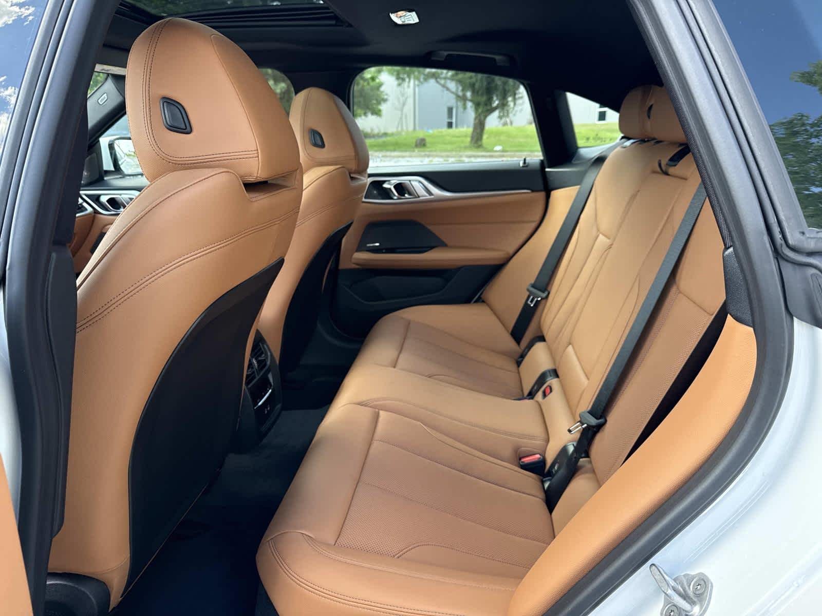 New 2026 Mineral White Metallic BMW xDrive40 image 15
