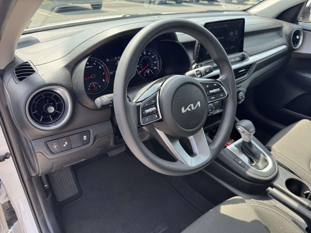 Used 2024 White Kia LXS image 2