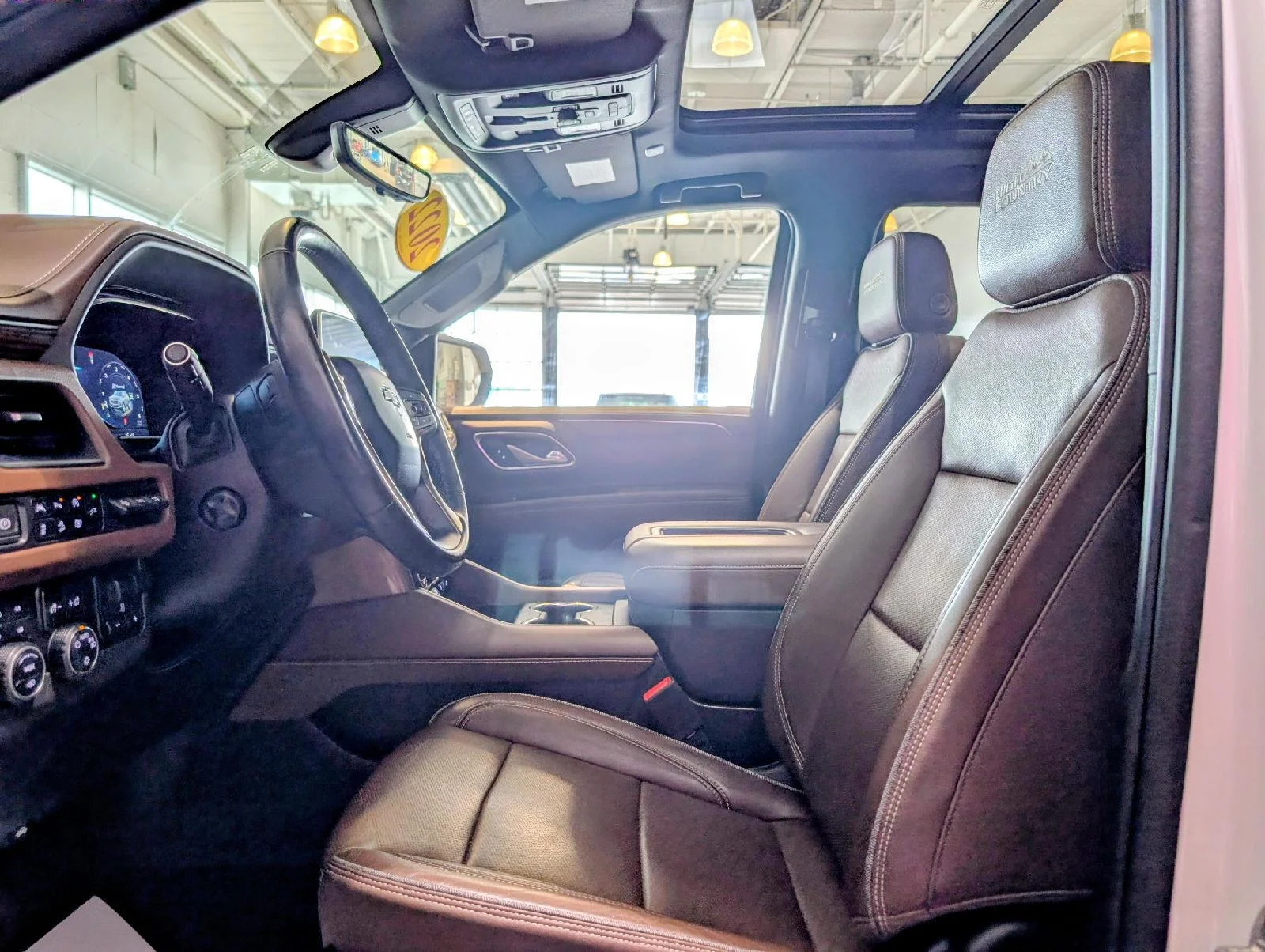 Used 2022 Pearl Chevrolet High Country image 21