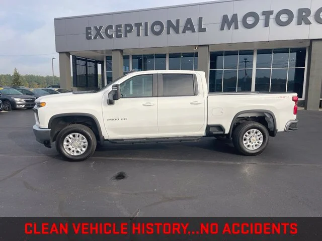 Used 2022 White Chevrolet LT image 2