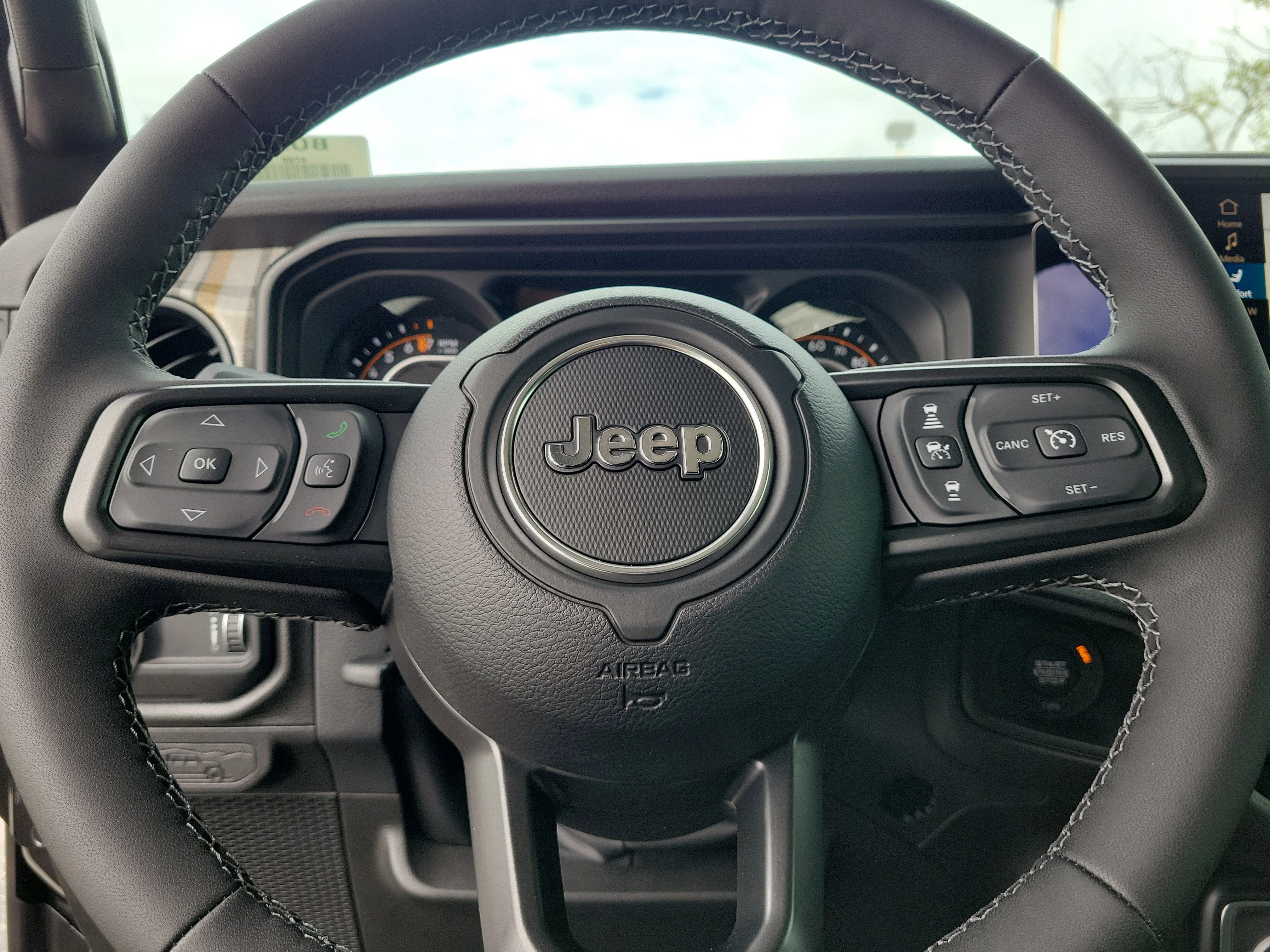 New 2026 Granite Crystal Metallic Clearcoat Jeep 85th Anniversary Edition image 14