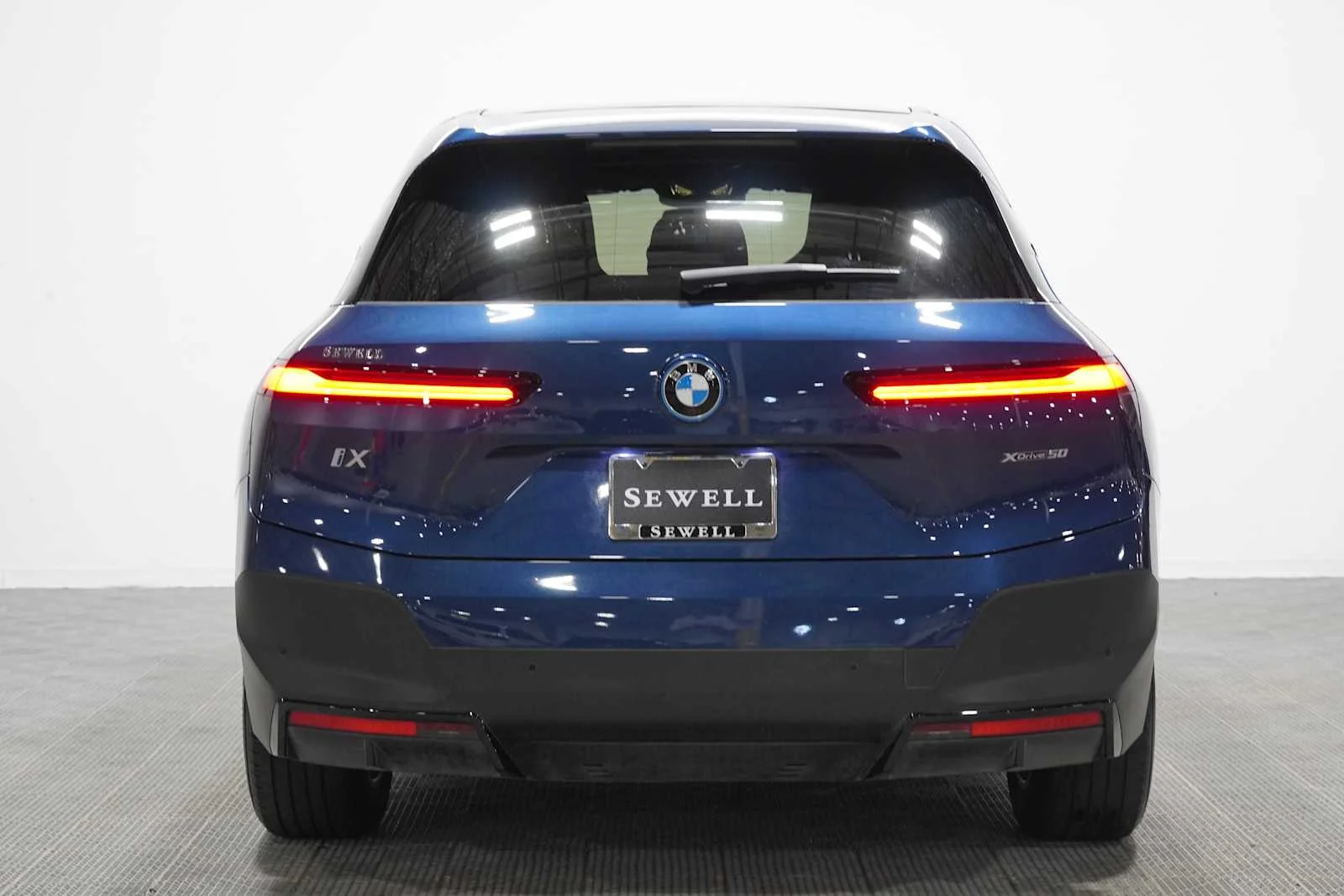 Certified Used 2024 Phytonic Blue Metallic BMW xDrive50 image 5
