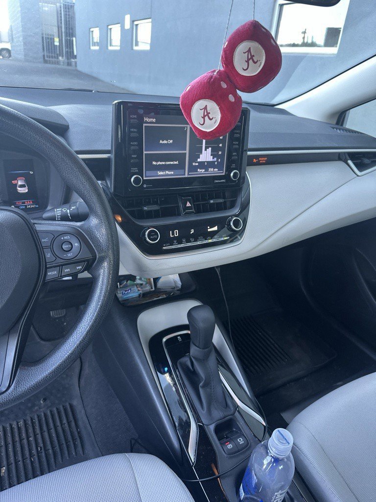 Used 2022 Silver Toyota LE image 19