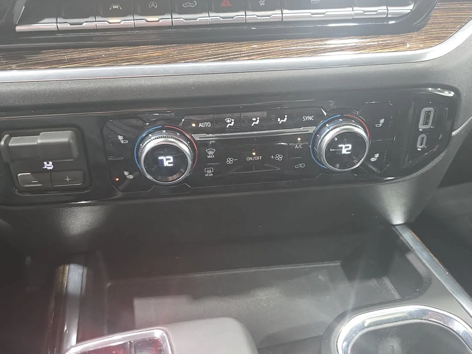 Certified Used 2026 Onyx Black GMC Elevation image 21