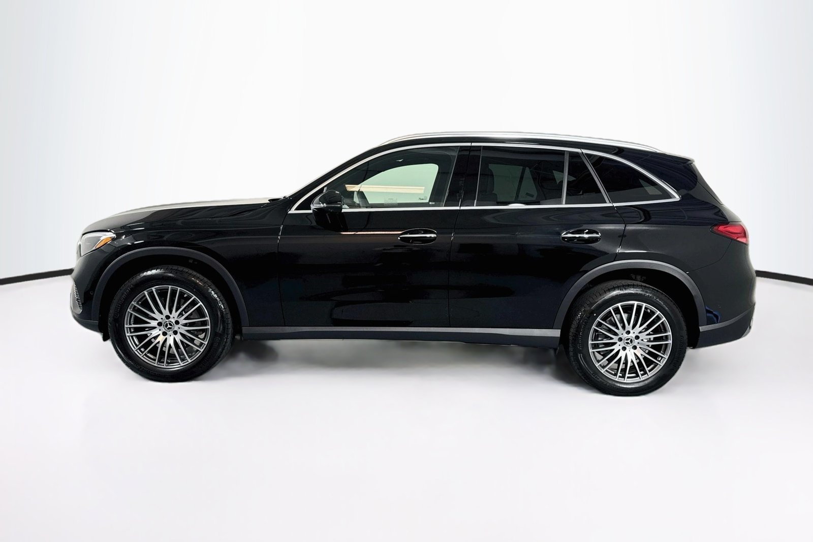 New 2027 Black Mercedes-Benz GLC 300 image 8