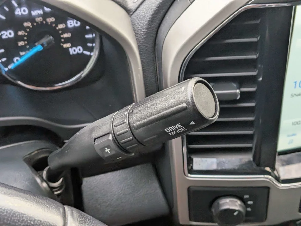 Used 2022 Oxford White Ford Lariat image 26