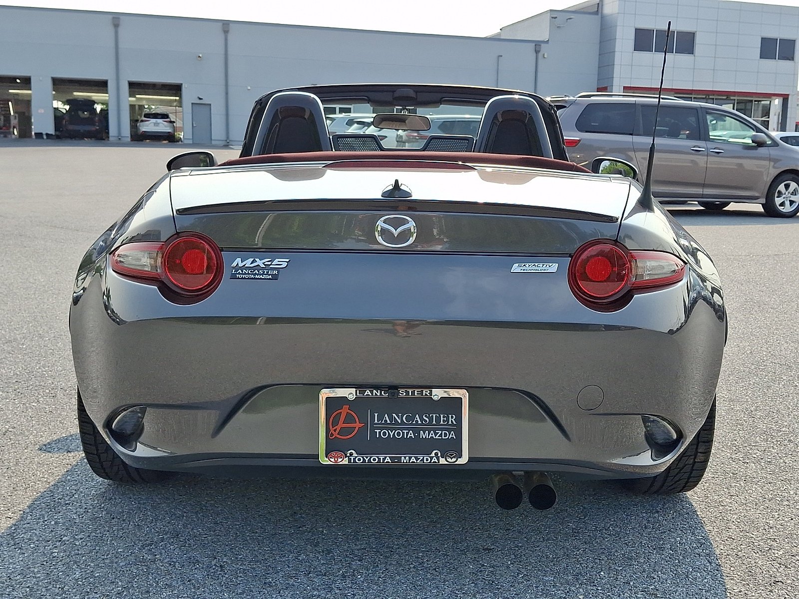Used 2018 Machine Gray Mazda Club image 9
