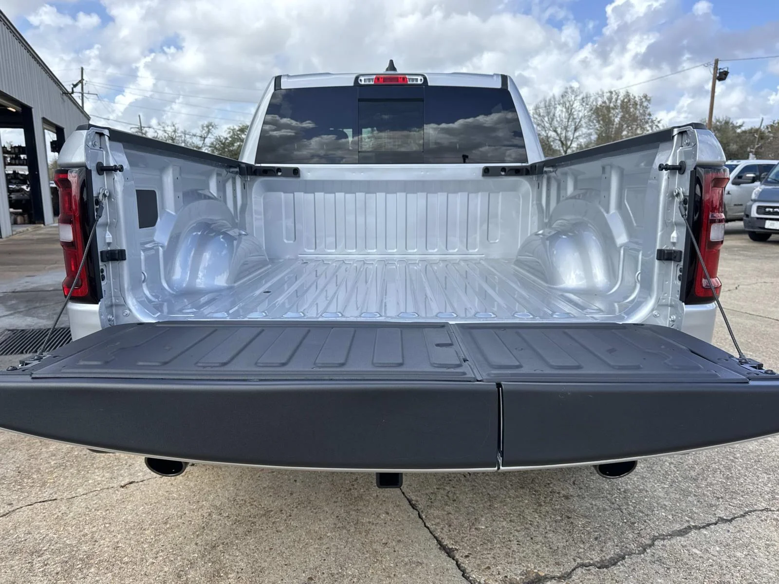 New 2026 Silver Zynith Exterior Paint RAM Big Horn image 6