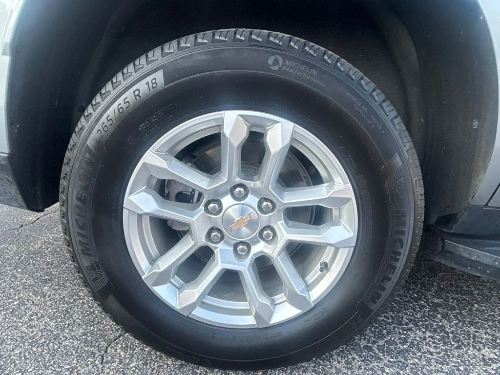 Used 2025 Gray Chevrolet LT image 27