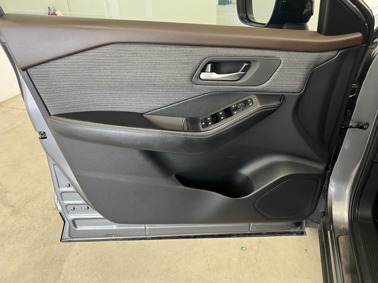 Used 2023 Gun Metallic Nissan SV image 11