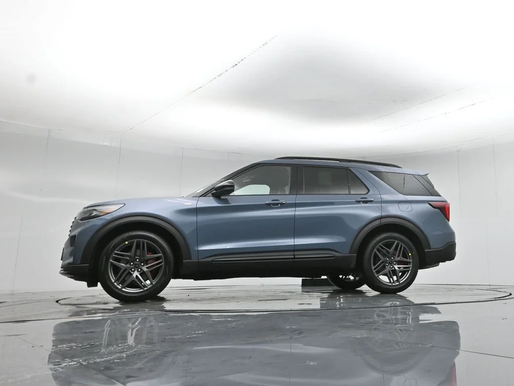New 2026 Vapor Blue Metallic Ford ST-Line image 51