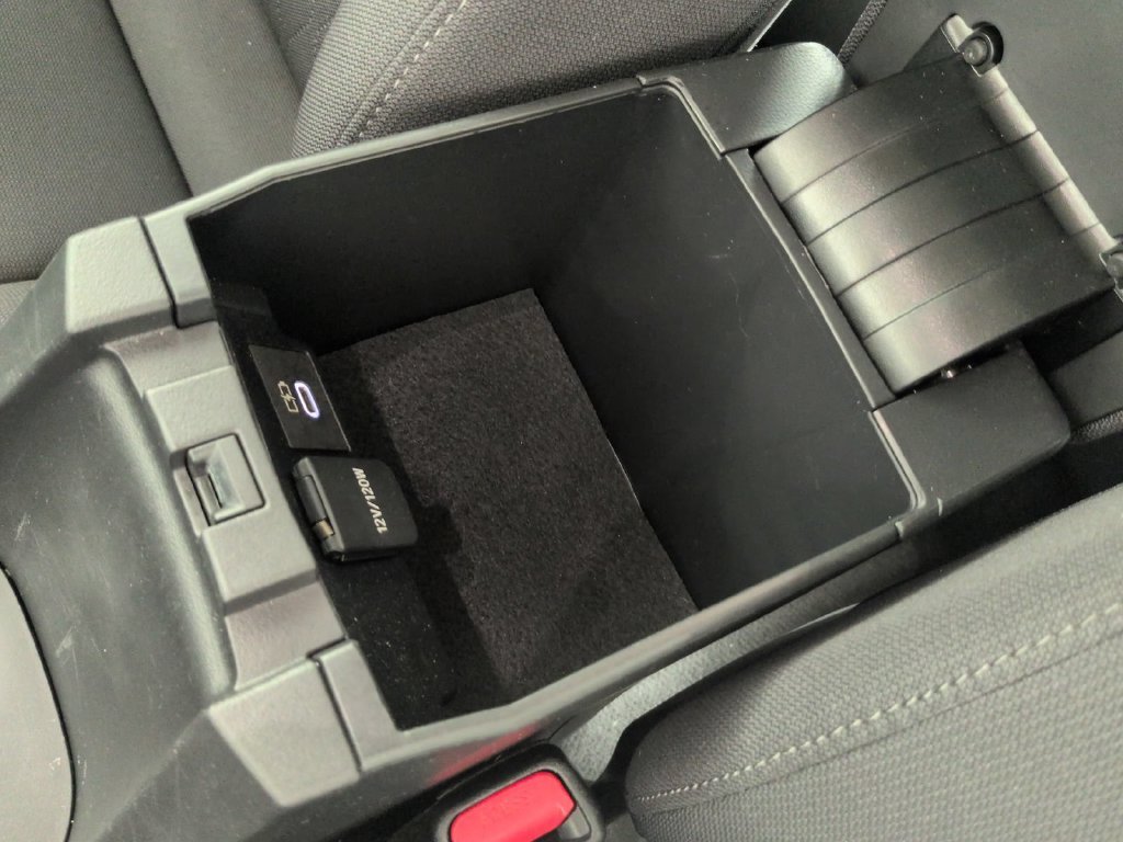 2024 Toyota Corolla LE - Photo 29