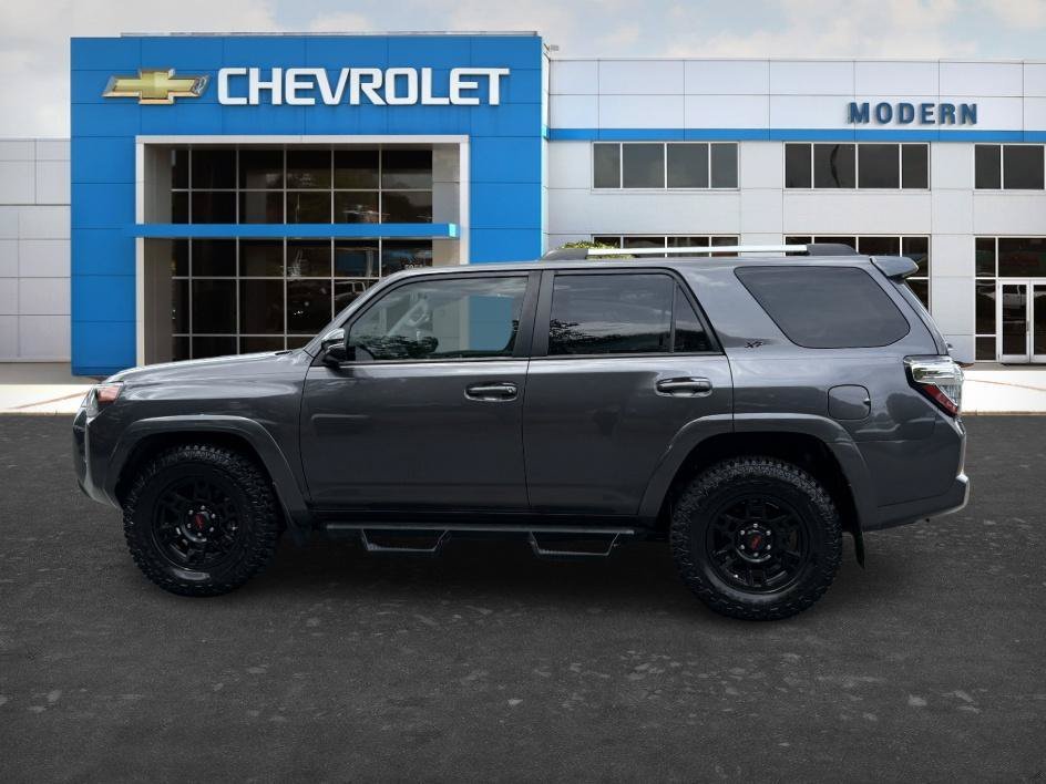 Used 2022 Magnetic Gray Metallic Toyota SR5 Premium image 2