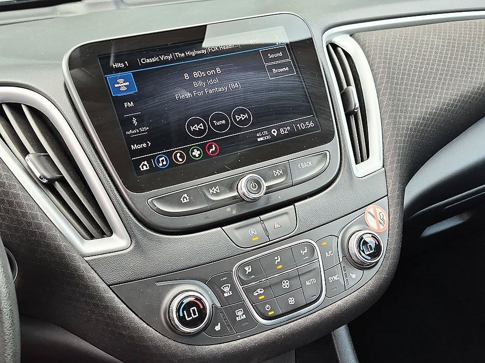 Used 2024 Summit White Chevrolet LT image 21