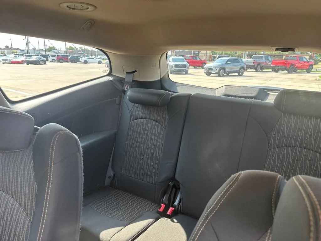 Used 2014 White Chevrolet 2LT image 22