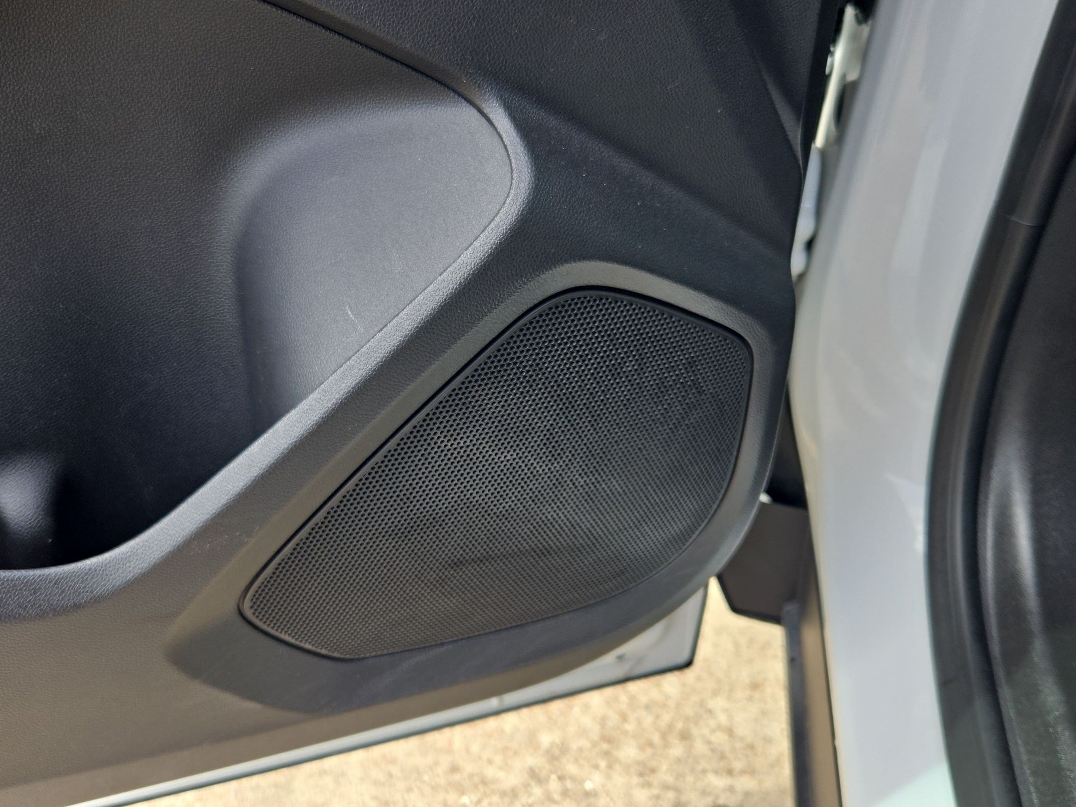 Used 2025 Summit White Chevrolet LT image 12