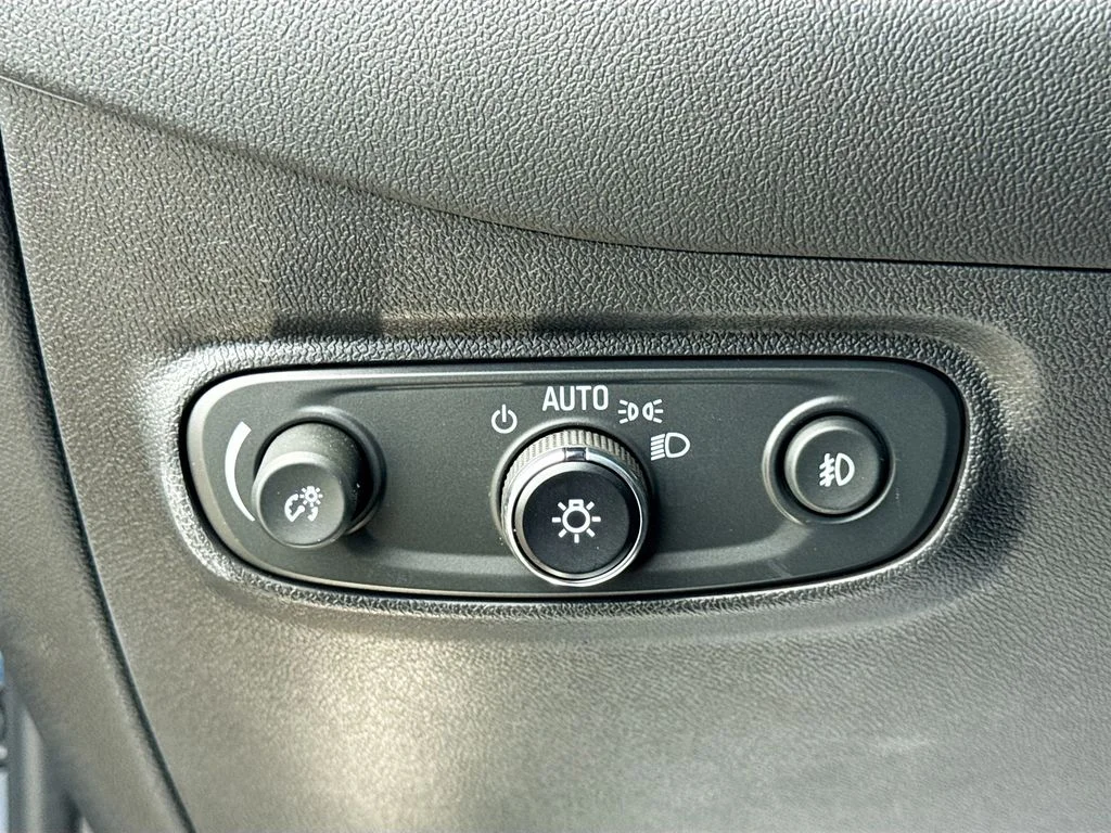 Used 2024 Blue Chevrolet Premier image 12