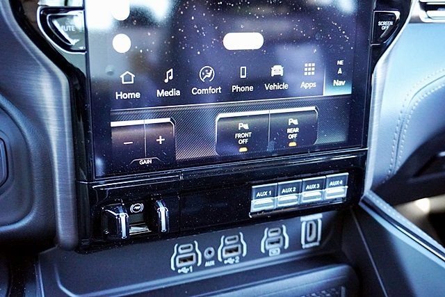 New 2026 Diamond Black Crystal Pearl-Coat Exterior Paint RAM RHO image 38