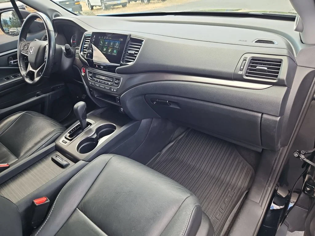 Used 2020 Black Forest Pearl Honda EX-L image 29